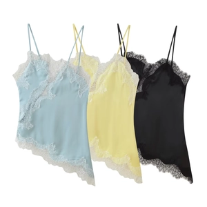 Ensemble de débardeurs en satin avec dentelle en bleu clair, jaune et noir brillant