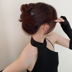 Épingle à cheveux noire mate minimaliste pour un chignon chinois élégant