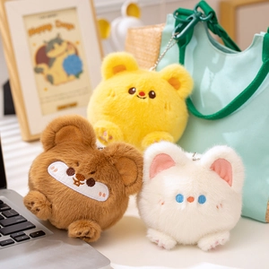 Trois porte-clés animaux en peluche mignons en jaune, marron et blanc avec crochets