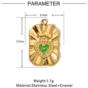 Détails du pendentif cœur doré 14 carats avec émail vert et dimensions du bijou