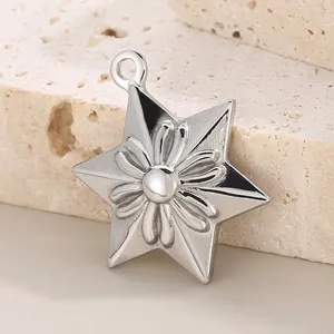 Pendentif Étoile Hexagramme Acier Inoxydable Relief Floral Charm Hip Hop Punk Rock Accessoires Bijoux DIY Argent