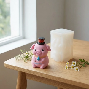 3D cute pig resin silicone mold for DIY candles and plaster ornaments with detailed features