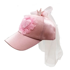 Berretto da principessa rosa con corona, patch cuore e lungo velo di tulle bianco