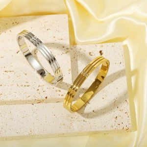 Minimalist Luxury Stainless Steel Bangle For Women With Rhinestones Parallel Line Groove Geometric Jewelry