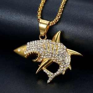 Hip-Hop Haifisch Anhänger Halskette goldbeschichtet mit funkelnden weißen Kristallen