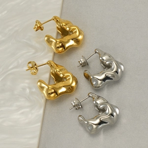 Irreguläre 18K Gold- und Silberohrringe im geschmolzenen Metalldesign und poliertem Stil