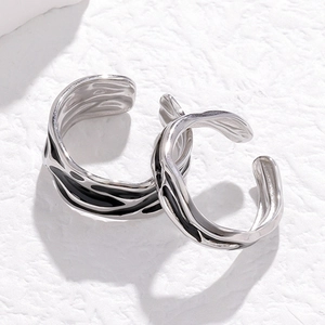 Minimalist silver and black dripping oil stainless steel couple rings in open design