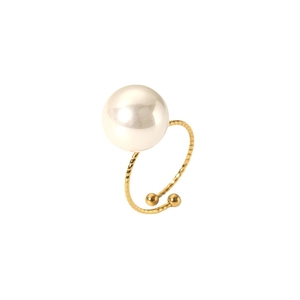 18K gold plated twisted band ring featuring a large white pearl in a minimalist design