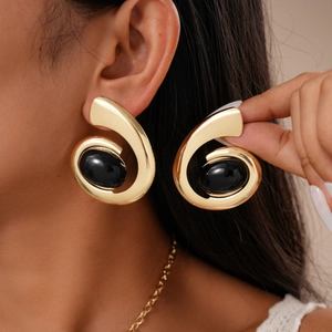 Retro geometric oval black gemstone pendant earrings in gold finish for women