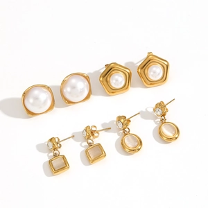 Minimalistisches 18k vergoldetes Katzenaugen- und Perlen-Ohrstecker Set für Damen