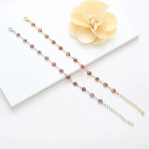 Minimalistische Evil-Eye-Perlenarmbänder in Gold und Silber mit verstellbarem Karabinerverschluss