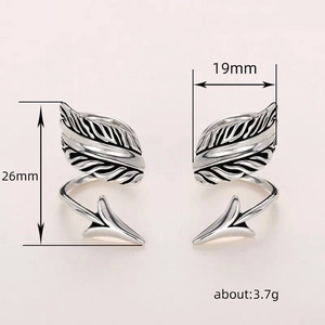 Retro Silberne Feder und Pfeil Wickelohrringe aus oxidiertem Stahl mit 26mm Höhe