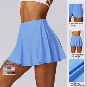 Hemelsblauwe tennisrok met hoge taille, binnenbroek en verkoelende, sneldrogende stof