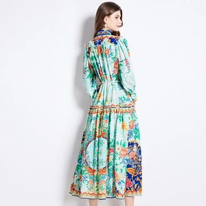 Robe longue fleurie vert menthe à manches longues avec imprimé ethnique et ceinture