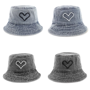 Chapeau Bob En Denim Lavé Broderie Coeur Rétro Décontracté Protection Solaire Extérieur Streetwear