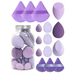 Set spugnette trucco viola con blender a goccia e piumino in barattolo trasparente