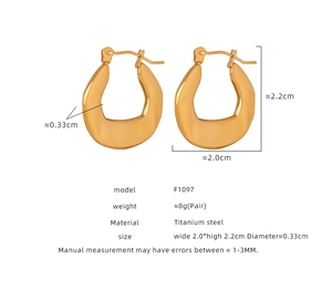 Detailed dimensions of gold-plated U-shaped titanium earrings, 2.0cm width and 2.2cm height