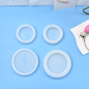 Set of 4 semi-transparent silicone molds for DIY mousse cakes and cookies in white