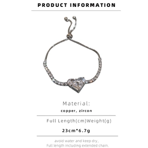 Detail view of heart-shaped zircon bracelet with copper material and dimensions