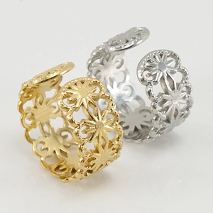 Minimalist stainless steel open rings with hollow flower patterns in gold and silver