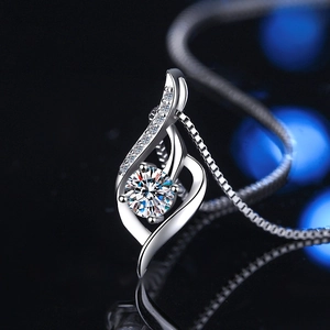 Elegant S925 sterling silver heart necklace with moissanite pendant and shiny silver finish