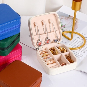 Boîte à bijoux portable en cuir PU pour bagues et colliers en plusieurs couleurs