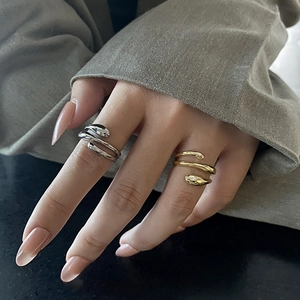 Minimalist spiral metal open ring set in gold and silver finish for women fashion