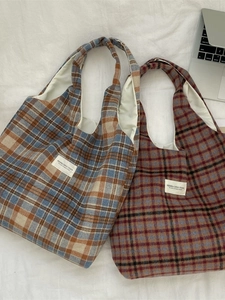 Retro Plaid Tote Bag Woolen Large Capacity Shoulder Handbag Casual Autumn Winter Checkered Commuter Bag Women
