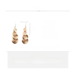 Tableau détaillé des tailles et matériaux pour boucles d'oreilles géométriques dorées