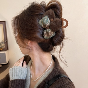 Vintage Bow Plush Hair Claw Clip Plaid Tweed Fabric Shark Hairclip Autumn Winter Elegant Headwear Women