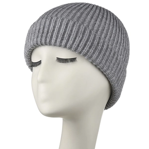 Bonnet en maille côtelée grise classique pour hommes et femmes avec bord replié