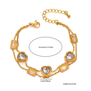 Detailed view of 18K gold plated clover bracelet with dimensions 16+4cm and 9.5g weight