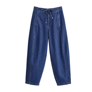 Pantaloni carota da donna in denim di cotone blu scuro con coulisse elastica in vita