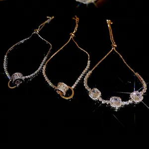 Bracelets en zircon géométrique plaqué or avec anneaux entrelacés et pierres claires