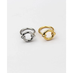 Set of two interlocking knotted geometric rings in gold and silver plated brass