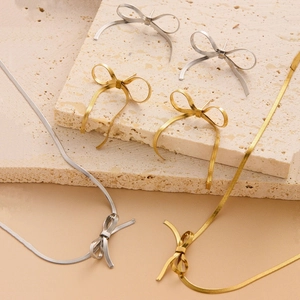 Bowknot Choker Necklace For Women Titanium Steel Gold Plated Flat Snake Blade Chain Elegant Minimalist Jewelry