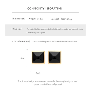 Detailed specs of square black resin earrings with gold frame and size dimensions