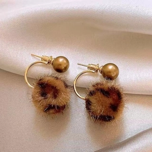 Leopard Print Pom Pom Stud Earrings With 925 Sterling Silver Earring Post Flocked Geometric Ball Retro Autumn Winter For Women