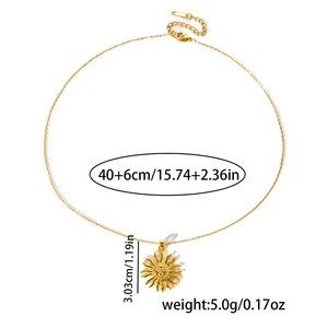 Detailed view of gold sun pendant necklace with dimensions 40+6cm and 5g weight