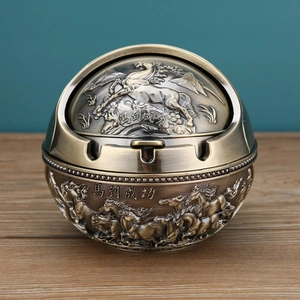 Vintage Metal Ashtray With Lid Windproof Ball Shape Zinc Alloy Relief Carving Tabletop Decorative Home Office Decor