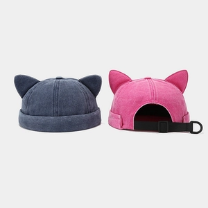 Bonnets docker avec oreilles de chat en denim délavé, coloris bleu marine et rose