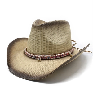 Gewebter Stroh-Cowboyhut mit breiter Krempe, buntem Band und dekorativen Muscheln