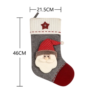 Chaussette de Noël avec motif Père Noël et dimensions 46 cm de haut sur 21,5 cm