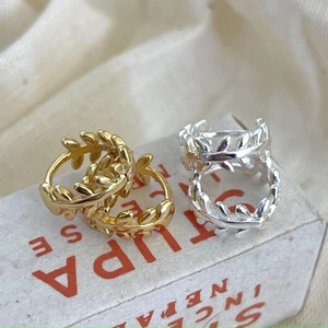 Boucles d'oreilles feuilles en argent sterling 925 avec finitions polies or et argent