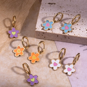 Boucles D'oreilles Créoles Pendentif Fleur Acier Titane Émail Coloré Cœur Bijoux Minimalistes Pour Femmes