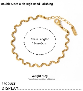 Detail showing 15cm+3cm wavy gold stainless steel bracelet length and 2g weight specs