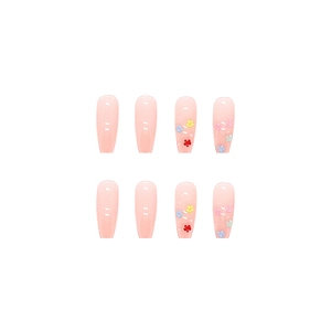 Faux ongles ballerine longs avec motifs floraux 3D colorés sur base rose nude