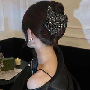 Elegant Hair Claw Clip For Women Shiny Rhinestone Encrusted Acrylic Triangle Shark Clip Fashion Hair Accessory Black