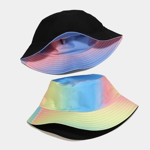 Αμφίπλευρο γυναικείο καπέλο tie-dye με διαβάθμιση macaron και κλασικό μαύρο καμβά