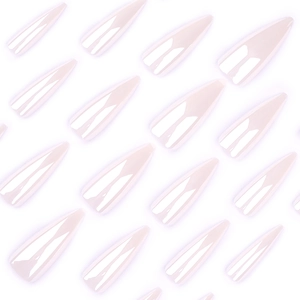 Faux ongles stiletto longs brillant aurore rose clair disposés en rangée ordonnée